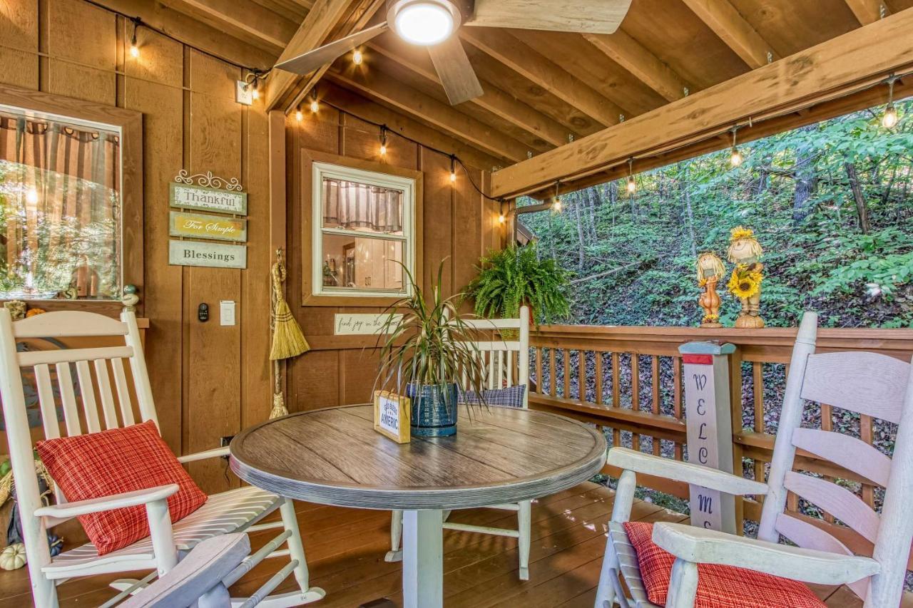 Cozy Cabin With Mountain Views Near Skylift Park! Gatlinburg Eksteriør billede