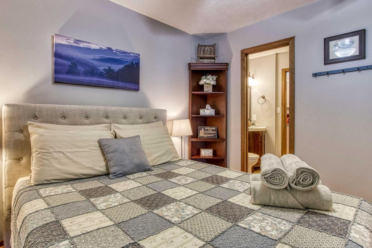 Cozy Cabin With Mountain Views Near Skylift Park! Gatlinburg Eksteriør billede