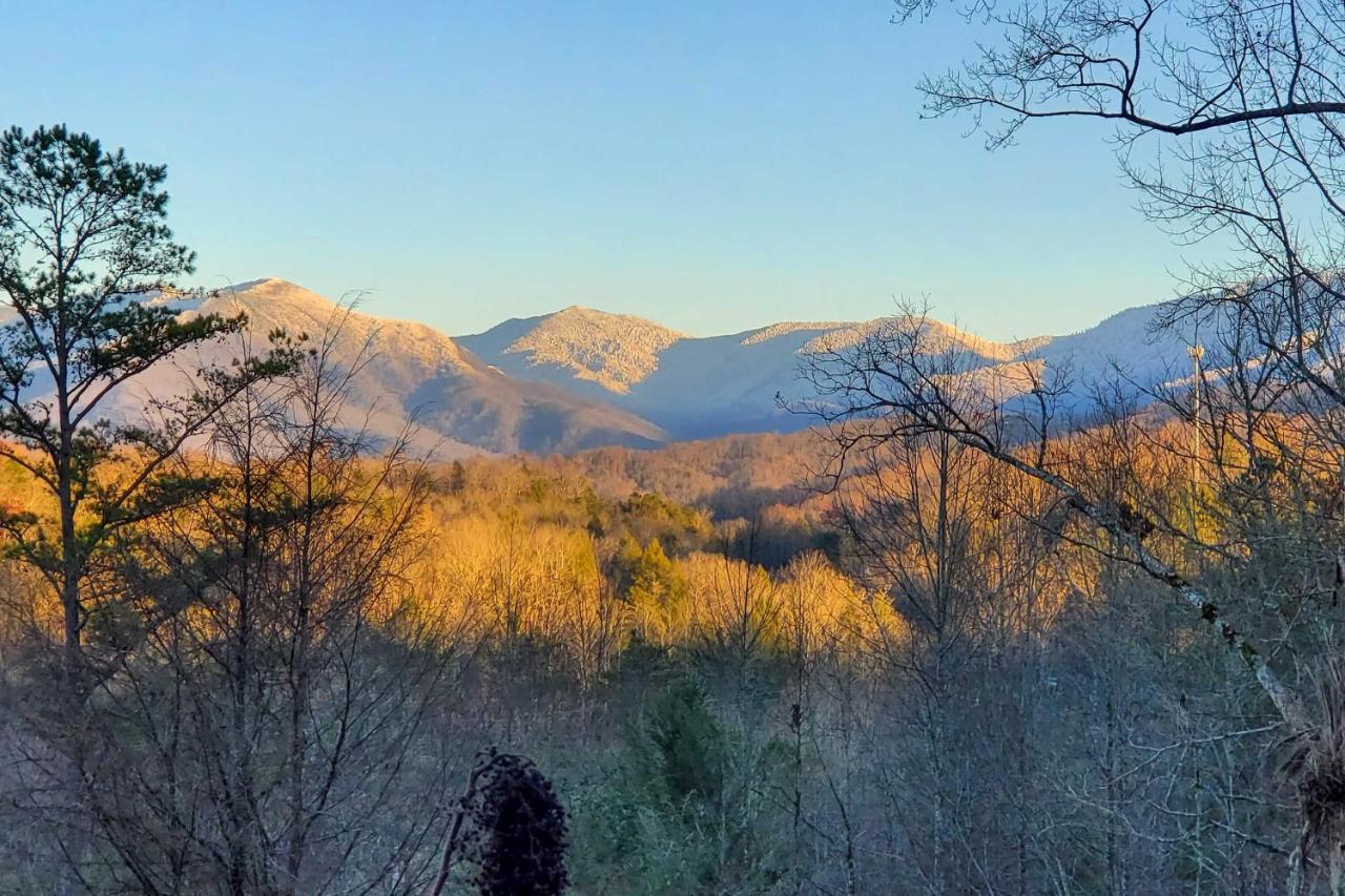 Cozy Cabin With Mountain Views Near Skylift Park! Gatlinburg Eksteriør billede